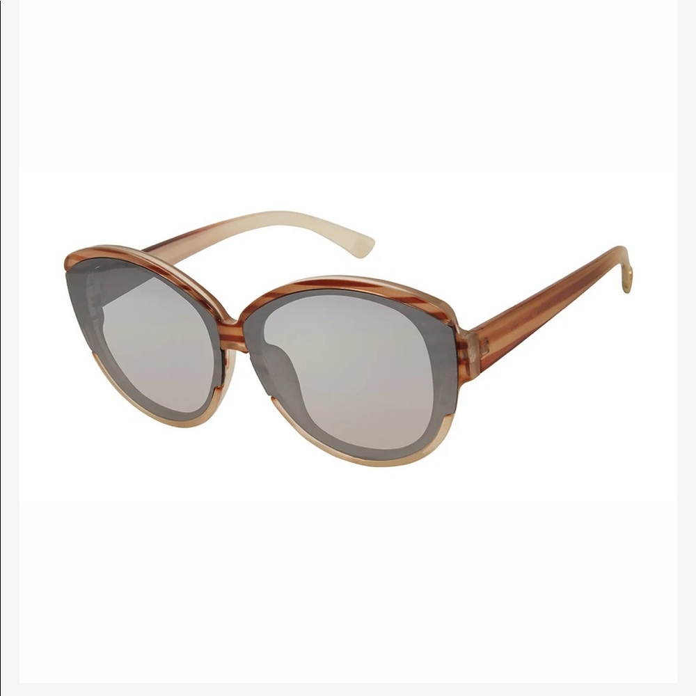 Trendy Round Horn Sunglasses! NWT!